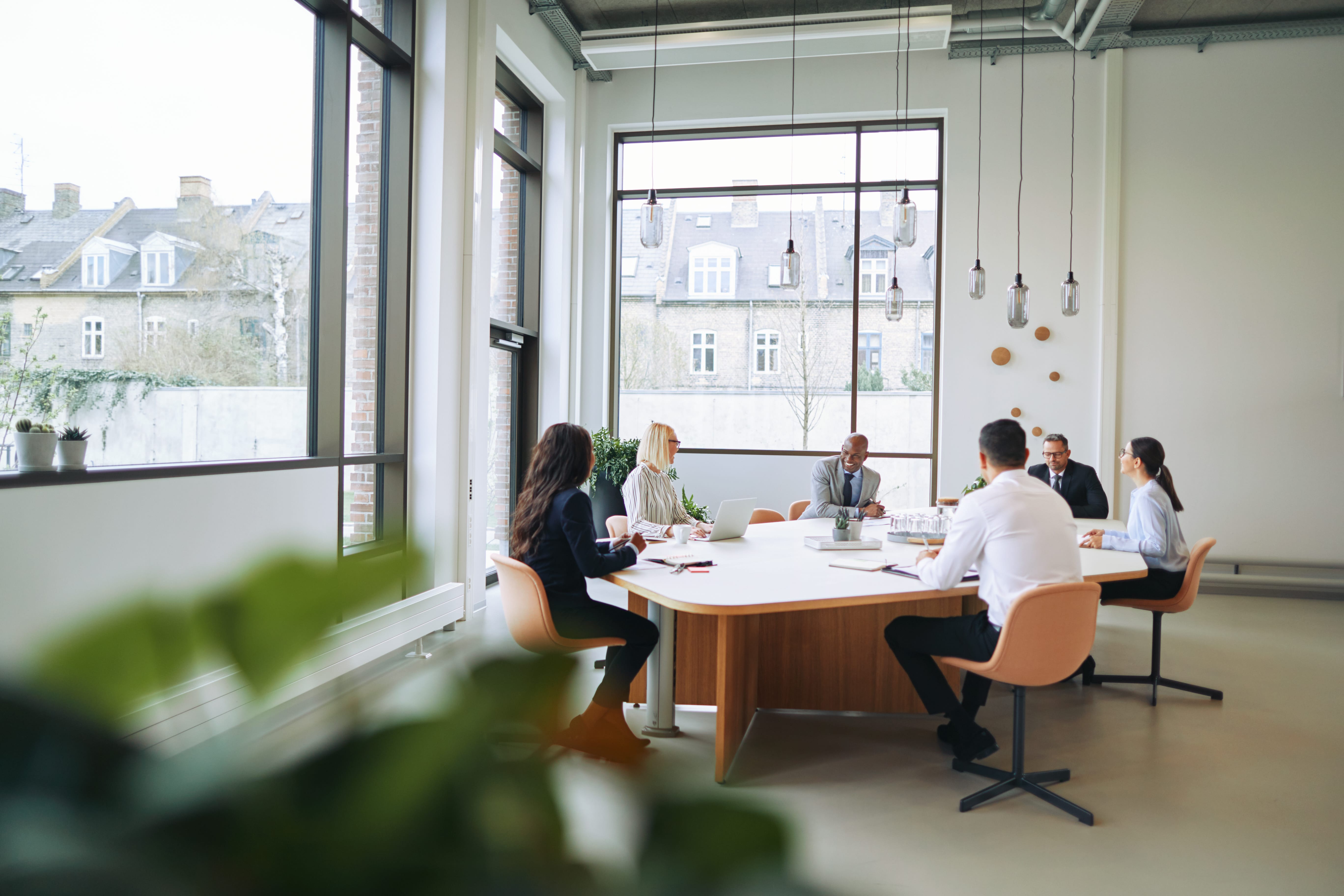 US and UK Place Amenities at the Core of Workplace Solutions